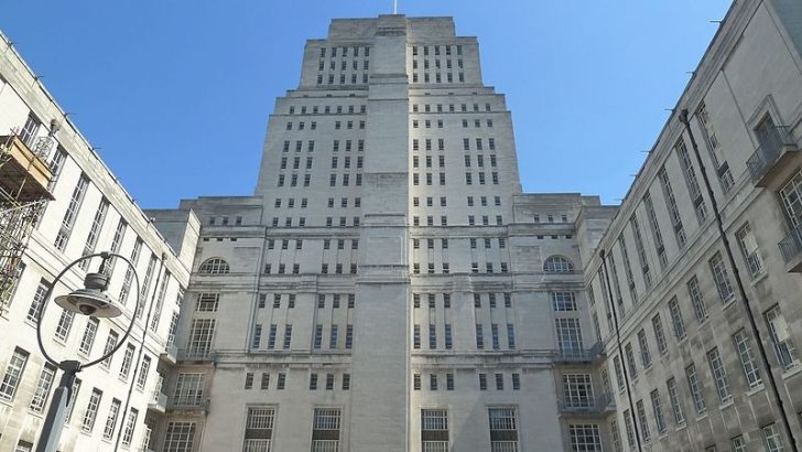 Senate House, University of London - Image credit : Bastique [CC BY-SA 3.0 (http://creativecommons.org/licenses/by-sa/3.0)], via Wikimedia Commons