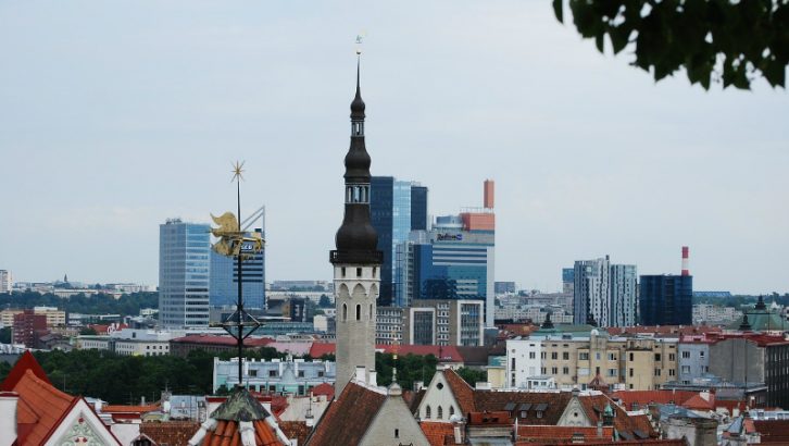 Tallinn, Estonia (https://pixabay.com/en/tallinn-city-houses-estonia-522713/)