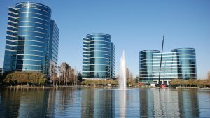 Oracle Competes With Amazon Ibm And Microsoft With Its The