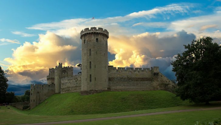 Warwick castle: Warwick Castle : Image credit Pixabay/Kdsphotos