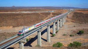 Addis Ababa–Djibouti Railway in Holhol bridge. (https://commons.wikimedia.org/wiki/File:Addis_Ababa%E2%80%93Djibouti_Railway_in_Holhol.jpg By Skilla1st [CC BY-SA 4.0 (https://creativecommons.org/licenses/by-sa/4.0)], from Wikimedia Commons)