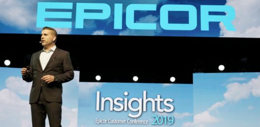 Steve Murphy on stage at Epicor Insights, (c) Epicor