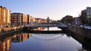Dublin=bridge-230311_1920 Image by Claire Tardy from Pixabay