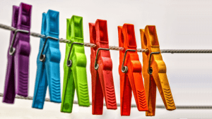 Plastic Clothespins - Image credit Tom from Pixabay