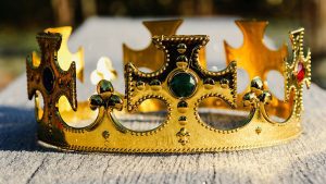 Crown, appointment - image credit Jametlene Reskp on Unsplash