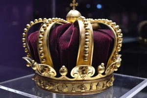 Crown, appointment Image by talpeanu from Pixabay