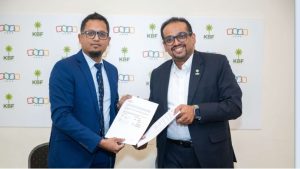 Prem Anand Velumani (Zoho) and Aji Kuriakose, President KBF sign the partnership