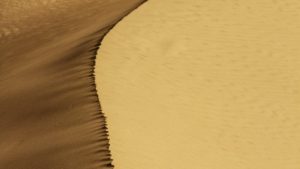 Desert, Line in the sand Image by mokhalad musavi from Pixabay