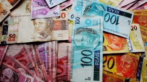 Brazil Money Image by Joel santana Joelfotos from Pixabay https://pixabay.com/photos/money-real-brazil-money-grades-1194986/