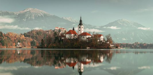 How to save a PowerPoint slide as a jpeg - Photo by Ursa Bavcar on Unsplash